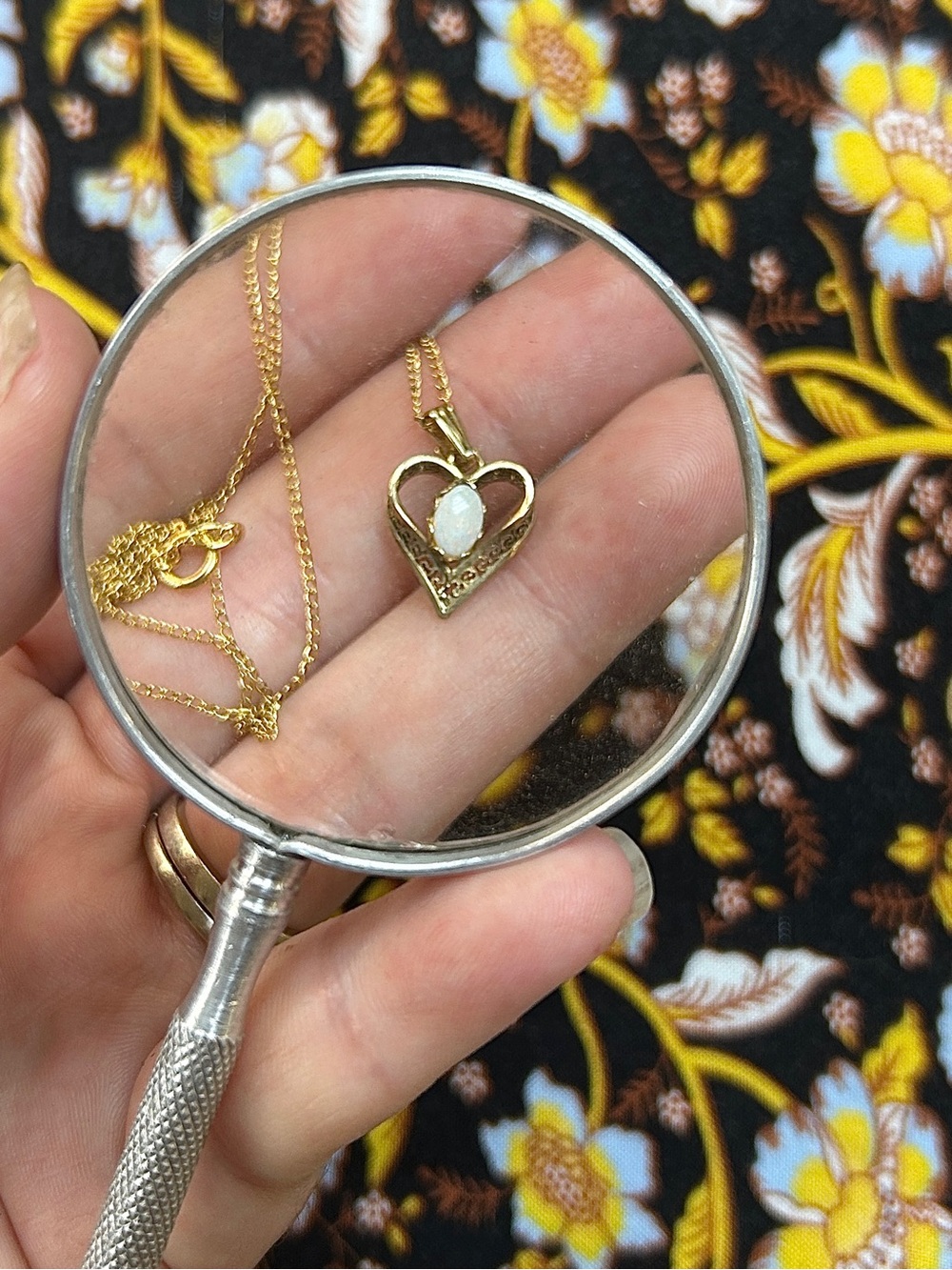 Vintage 14K Gold Heart Necklace with White Opal Center 18”
